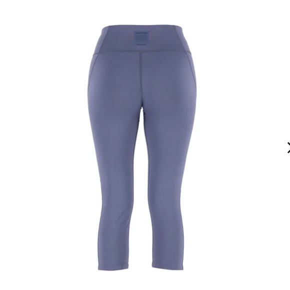 NEW❤️Kari Traa Ane Hiking Capri leggings in moon - UPF 40+ $129 - Picture 4 of 11